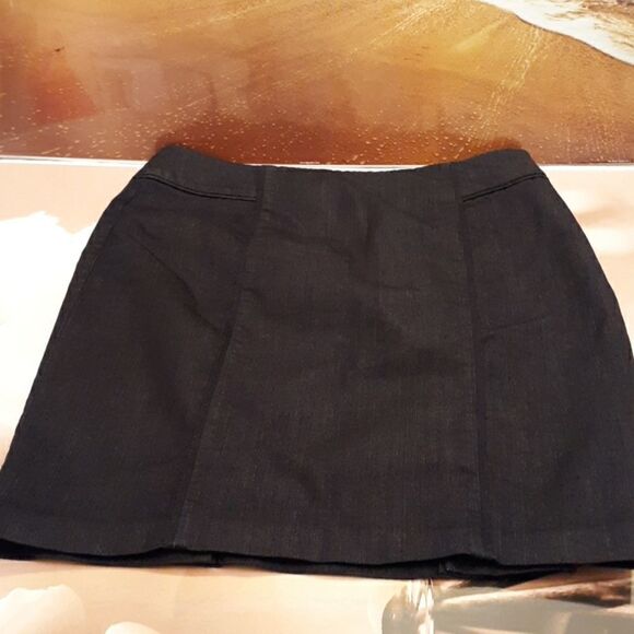 New York & Company Dresses & Skirts - N.Y. & Co stretch dark denim skirt size 10